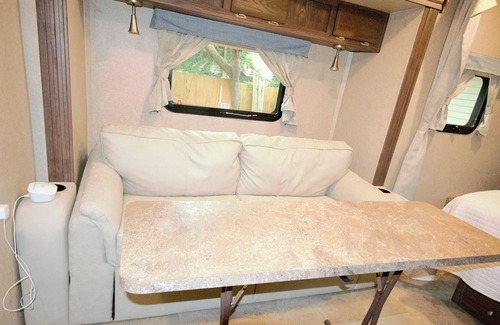 Ocean City House | Delightful RV with 1 bedroom 10 mins from beaches
