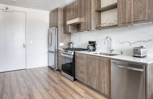 South of Market Apartment | Delightful SoMa 1BR w/ Bocce, A/C & Roof, nr BART, by Blueground