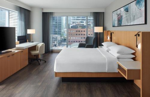 Toronto Entertainment District Hotel | Delta Hotels by Marriott Toronto