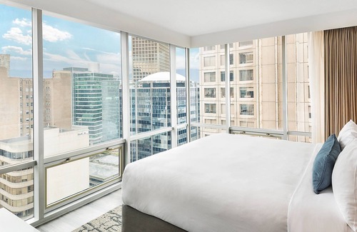 Central Hotel | Delta Hotels by Marriott Vancouver Downtown Suites