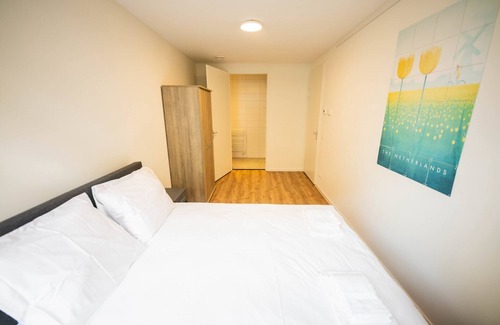 Kop van Zuid Apartment | Deluxe 1 bedroom serviced apartment 57 m2 -PRH10D-