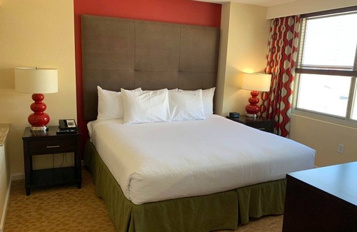 Enterprise Resort | Deluxe 2 Bedroom and 2 Bathroom Unit with Full Amenities