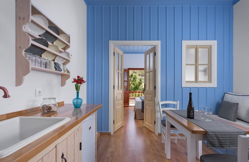 Pedi Apartment | Deluxe Apartment with Private Balcony and Sea View B, Symi