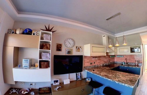 Haraki Apartment | Deluxe Beach Apartment- Sleeps 2 & Private Terrace
