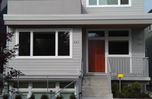 Riley Park-Little Mountain Apartment | Deluxe Contemporary Garden Suite with 9-foot Ceilings