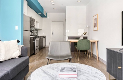 Little Tokyo Apartment | Deluxe Downtown 1BR w/ Pool, Gym & W/D near Staples Center, by Blueground