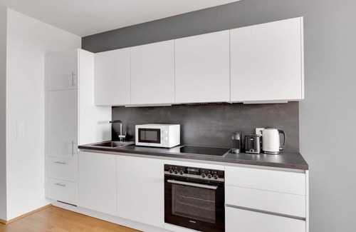 Favoriten Apartment | Deluxe Favoriten 1BR w/Gym & Elevator, steps to Metro, by Blueground