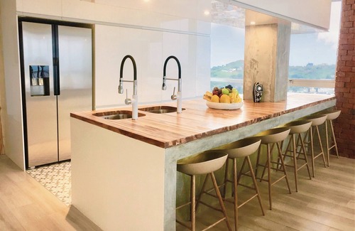 Guayaquil Apartment | DELUXE HIGHRISE RIVER & CITY VIEW FLATS GYE