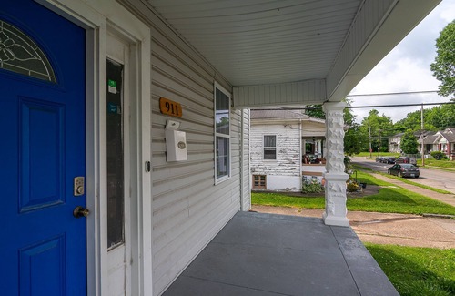 Parkland House | Deluxe Home near Churchill Downs and Downtown