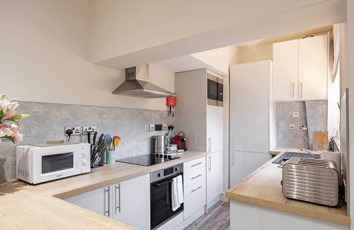 Falkirk Apartment | Deluxe One Bedroom Apartment