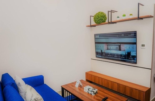 Academic City Apartment | Deluxe Room Near University of Birmingham Dubai