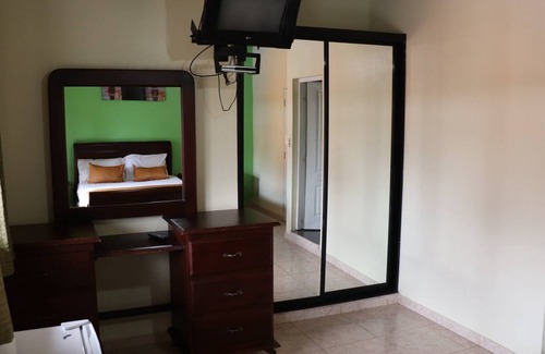 Las Guazaras Apartment | Deluxe Room with Air Conditioning - Jarabacoa RD