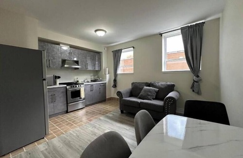 Durham Region Apartment | Deluxe Single Room