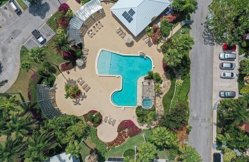 Seven Mile Beach Villa | Deluxe Spacious Villa: Ultimate Getaway!