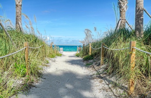 Mid Beach Apartment | Deluxe Studios and Apartments at the Casablanca