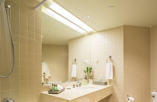 Chong Nonsi House | Deluxe Two Bedroom Suite Room Only 1