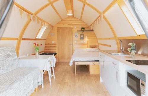 Kirkby Stephen RV Rental | Deluxe Wigwam Cabin With Optional Hot Tub
