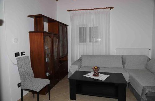 Katakolo House | Demar Rooms & Apartments