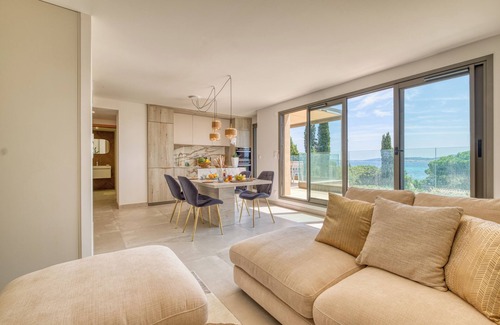Guerrevieille Apartment | Demeures Kokio 100 m. from sandy beach, Grimaud, France