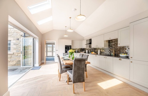 Morpeth House | Dene View - Three Bedroom House, Sleeps 6
