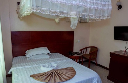 Mabibe Hotel | Denfrance Hotel