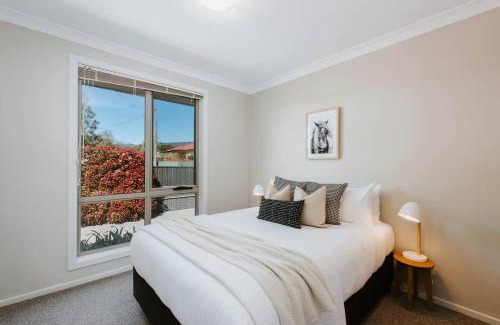 Central Mudgee House | Denison at The Willows - Tranquil Country Retreat