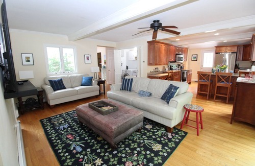Dennis House | Dennis Getaway with Saltwater Pool (2406)