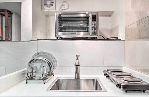 Whittier Apartment | Denver Studio: Walkable to City Park + Dining