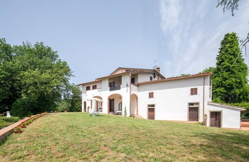 Santa Maria a Monte Villa | Deodara in Santa Maria a Monte , Toscana