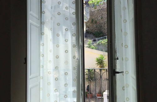 Pizzo Apartment | DEPENDANCE DELLE GRAZIE in charming Pizzo by the sea + PARKING + WIFI