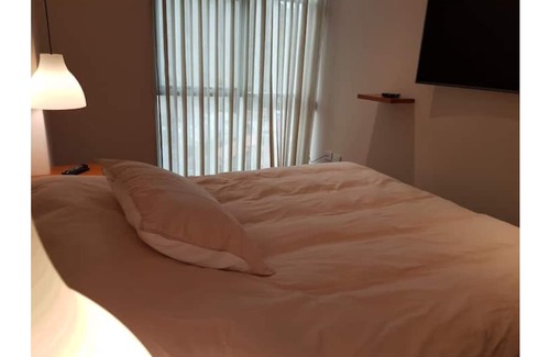 Macrodistrito Sur Apartment | Dept. New in Calacoto, with the option of daily cleaning