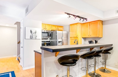 Cherokee Triangle Condo | Derby Time! Highlands Home with View of Downtown Walkable.