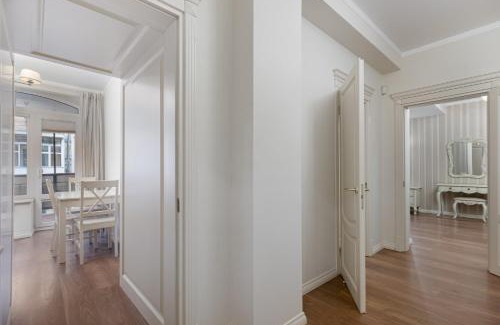 Odessa City Center Apartment | Deribasivska 10 Luxury Apartment