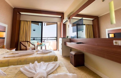 Kusadasi City Centre Hotel | Derici Hotel