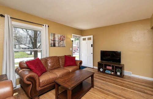 Urbandale House | Des Moines Relaxing Haven Getaway