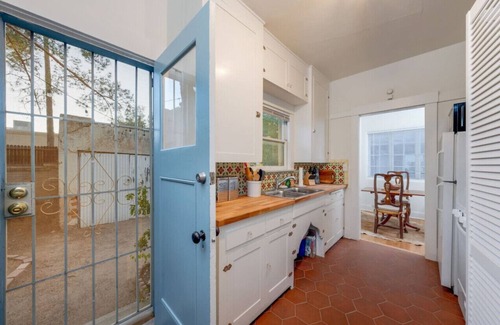 West University House | Desert Bloom /1 BR 1 BA/Blocks from U of A