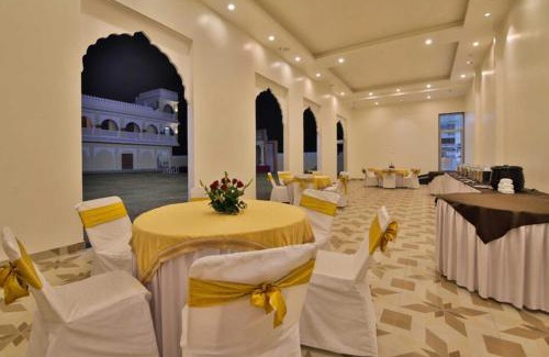 Amar Sagar Pol House | Desert camp