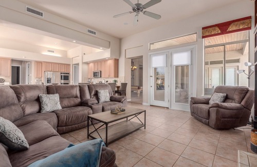 Desert Hide-a-way House | Desert Oasis ★ Heated Pool-Spa-Disc Golf-Ping Pong-Poker Table-Pool Table★