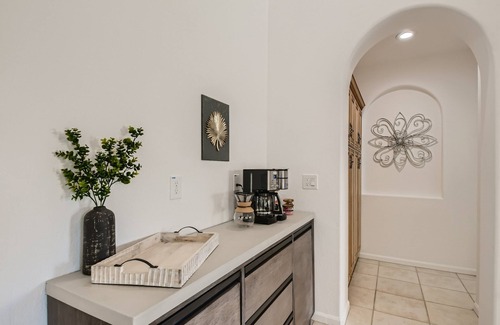 Val Vista Lakes House | Desert Palm Villa - Heatable Pool, Large 1 Story, 2 Ensuites