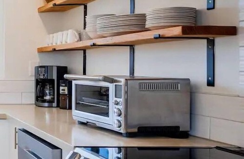 Indian Cove House | Desert Retreat with Hot Tub in Twentynine Palms