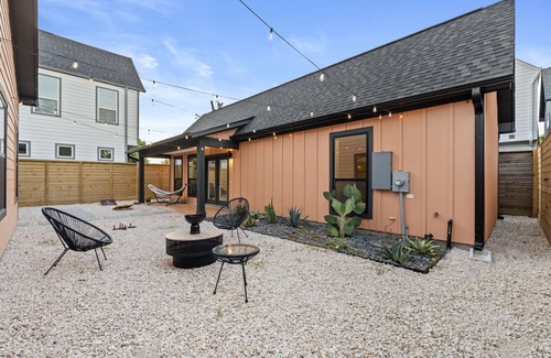 Greater East End House | Desert Rose Tiny House – Unique Stay Near Downtown @EastEndRevitalized