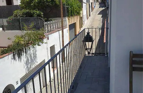Masnou Apartment | Design apartment close to train, beach and Barcelona