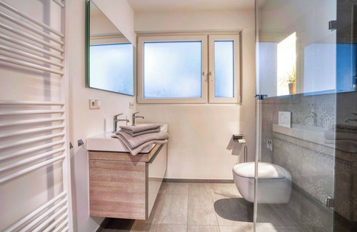 Wiesbaden Apartment | Design Loft - Whirlpool - Terrasse - 4 Personen - Zentral