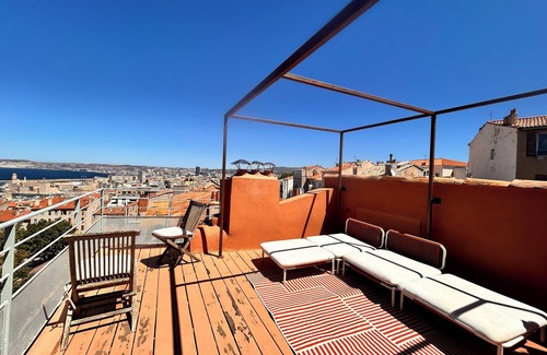 Saint-Lambert House | Design triplex with sea view, terrace, 2 bedrooms, near Notre-Dame de la Garde