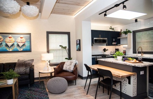 Indianapolis House | Design11@Keystone Luxury 2BR/2BA
