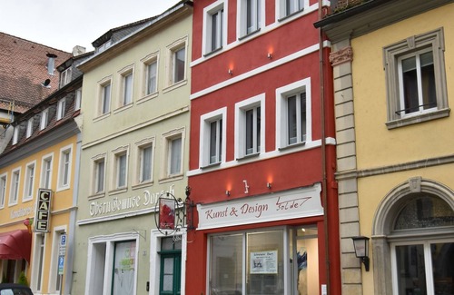 Volkach Apartment | Designer apartment with balcony in the heart of the old town