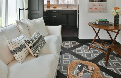 Neartown Cottage | Designer Cabana in Houston's Stylish Montrose Neighborhood