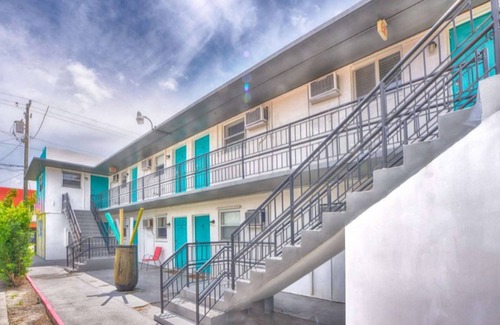 Wynwood Art District Condo | ✨Designer Chic One Bedroom w/Full Kitchen Free Parking