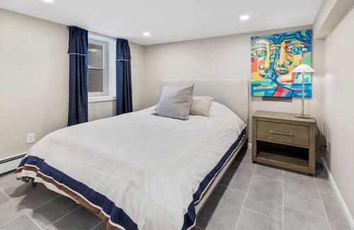 Southampton Cottage | Designer Cottage walking distance Southampton Village