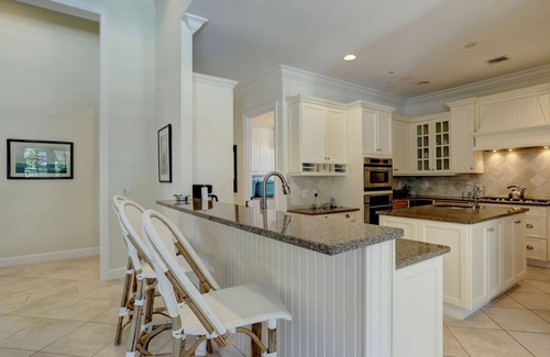 South Beach House | Designer Decorated Home, Spring/Summer discount for booking Early!